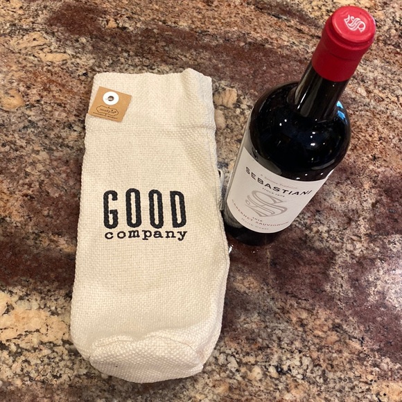 Mud Pie Burlap Wine Tote w/ attached matching cream tie wrap, GOOD company, NWT - Picture 1 of 10